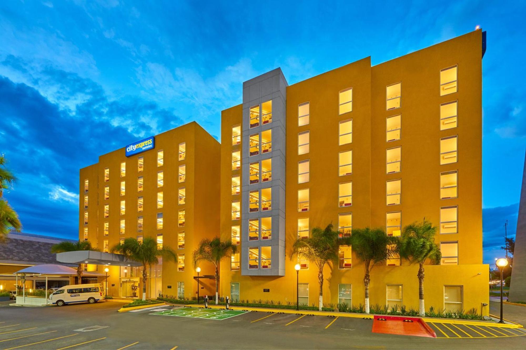 City Express By Marriott Queretaro Jurica Zewnętrze zdjęcie